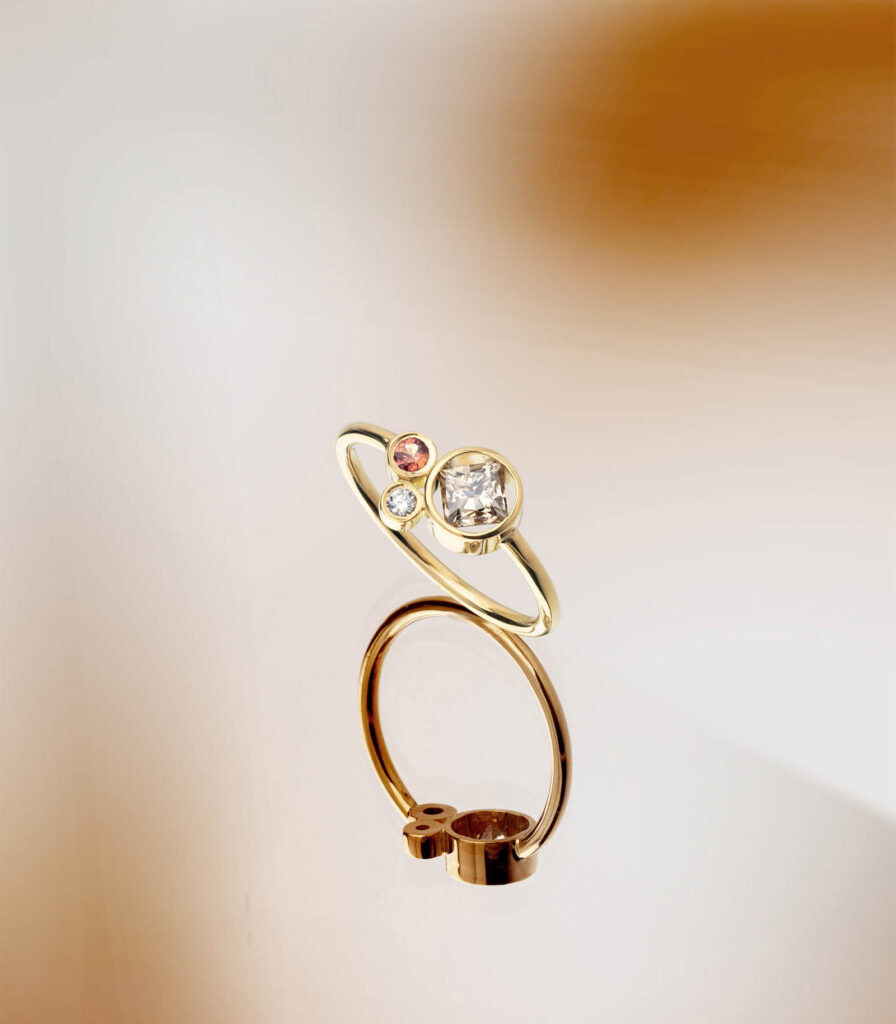 Gouden verlovingsring op maat met natuurlijke diamant