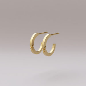 Gouden kleine creool met initialen